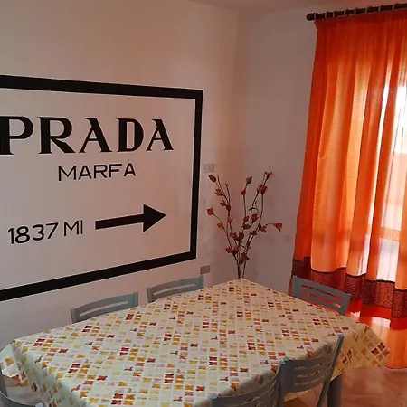 דירה Prada House